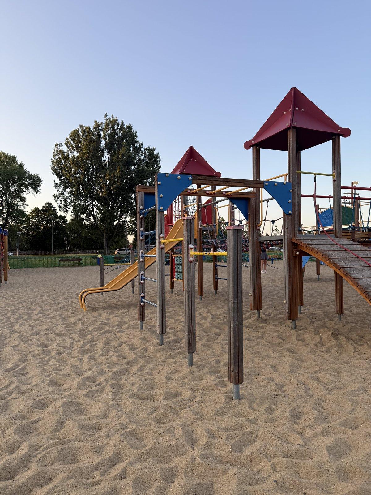 NOVUM playground at Plaża Wilanów: a pirate ship and lighthouse right by the water